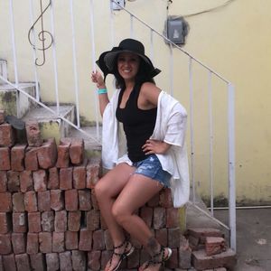 Meet your Posher, Carmen monique